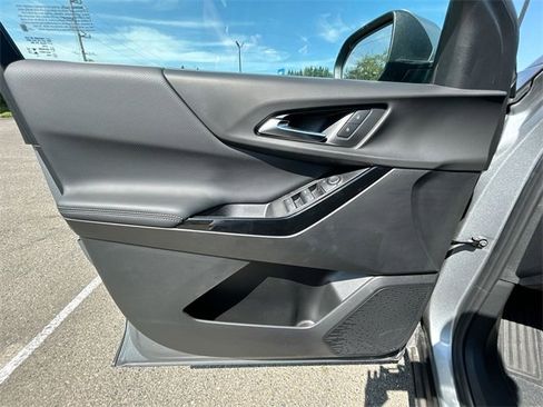 New 2025 Chevrolet Equinox LT image 23