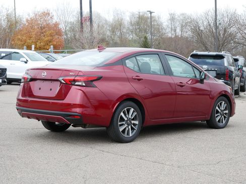 Used 2021 Nissan Versa SV image 6