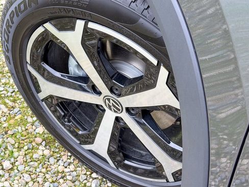 New 2026 Volkswagen Tiguan SE image 10