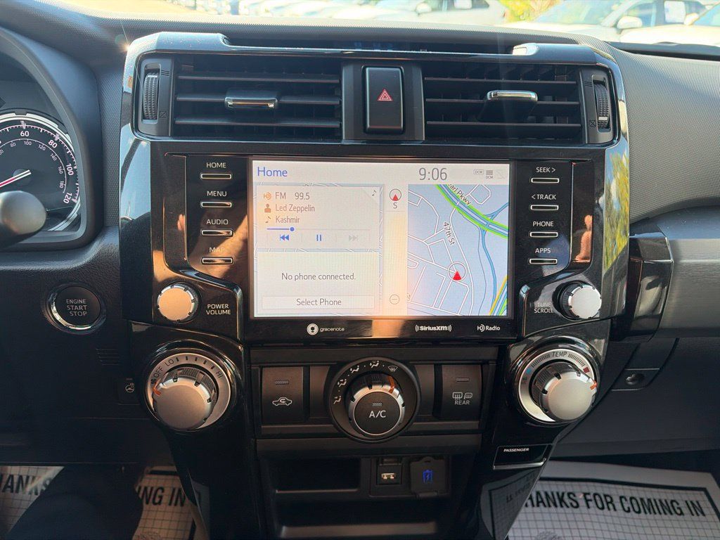 Used 2024 Toyota 4Runner TRD Off-Road Premium w/ Moonroof Package AWD/4WD image 30