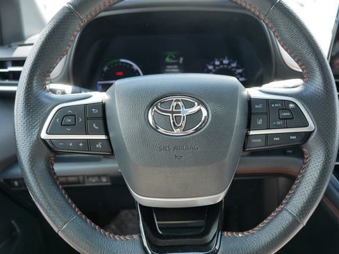 Used 2021 Toyota Sienna XSE FWD image 25