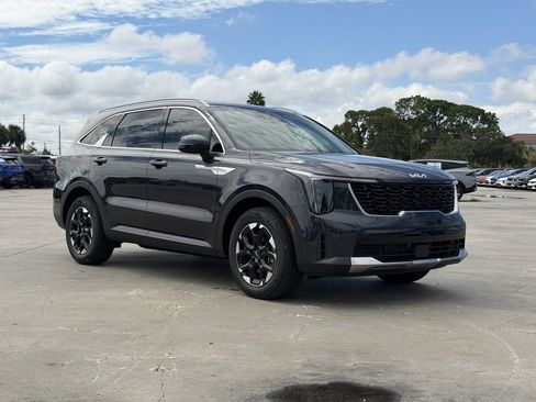 Used 2026 Kia Sorento S FWD image 2
