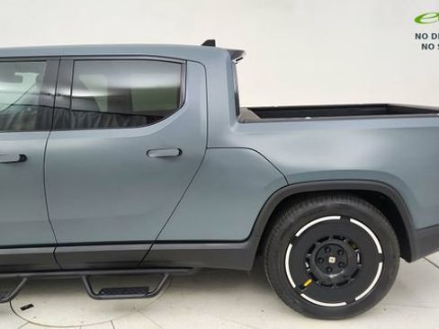 Used 2025 Rivian R1T Premium AWD/4WD image 11