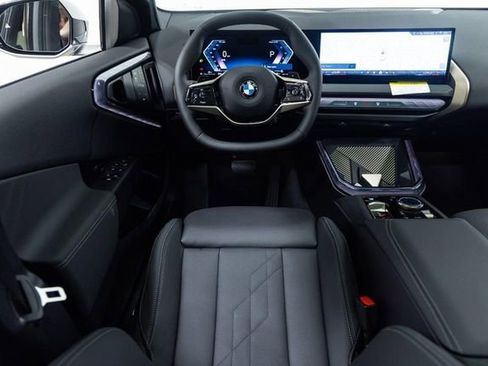 Certified 2025 BMW X3 xDrive30 w/ Convenience Package AWD/4WD image 3