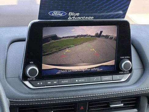 Used 2023 Nissan Rogue S image 16