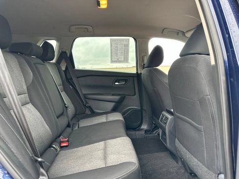 Used 2025 Nissan Rogue SV AWD/4WD image 28