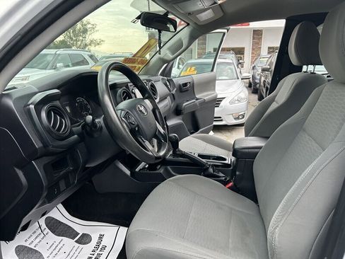 Used 2017 Toyota Tacoma SR image 28