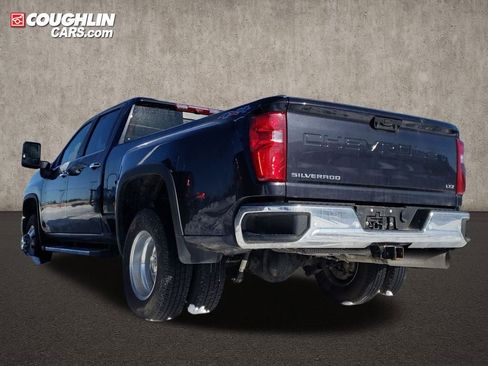 Used 2024 Chevrolet Silverado 3500 LTZ w/ LTZ Plus Package image 4