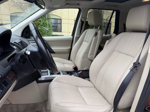 Used 2014 Land Rover LR2 HSE image 10