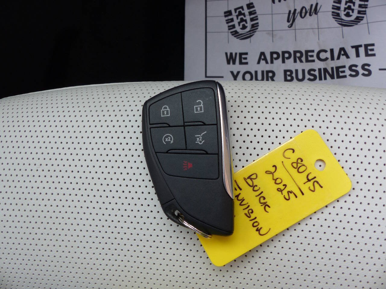 Used 2025 Buick Envision Avenir AWD/4WD image 59
