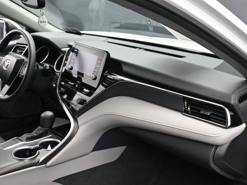 Used 2023 Toyota Camry LE image 32