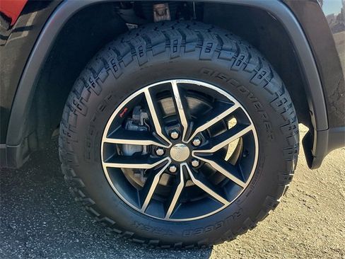 Certified 2018 Jeep Grand Cherokee Trailhawk image 5