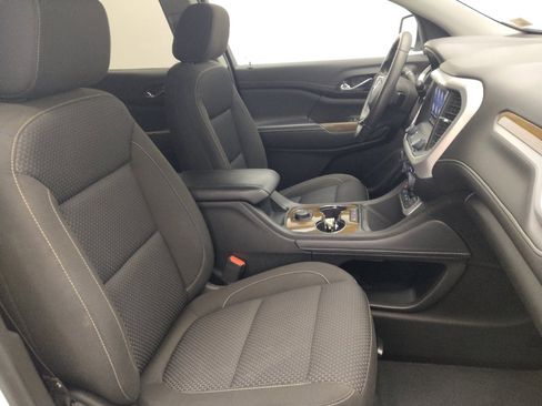 Used 2023 GMC Acadia SLE image 21