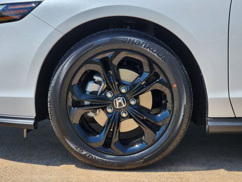 New 2025 Honda Accord SE image 10