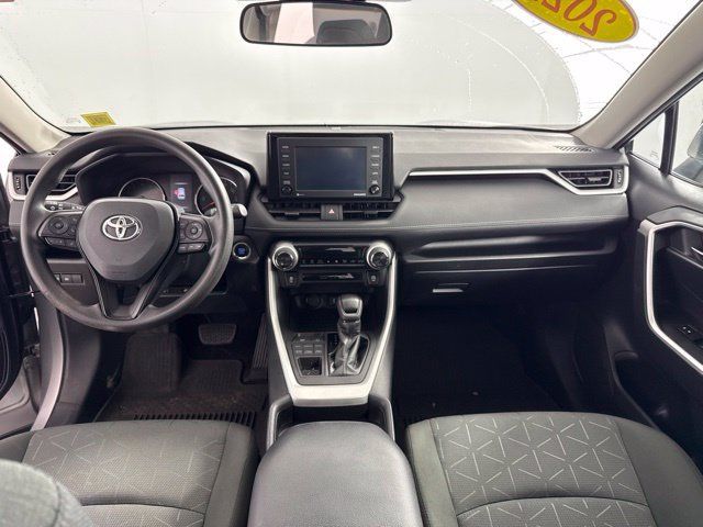 Used 2021 Toyota RAV4 XLE AWD/4WD image 12