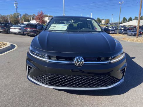 New 2026 Volkswagen Jetta SE image 2