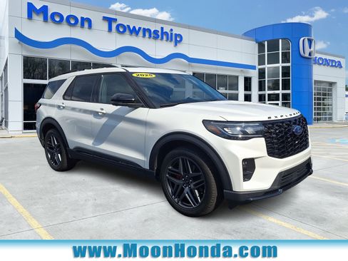 Used 2025 Ford Explorer ST AWD/4WD image 1