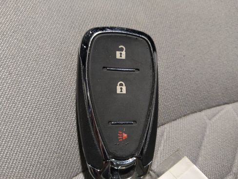 Used 2020 Chevrolet Equinox LS w/ LS Convenience Package FWD image 32