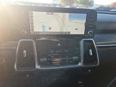 Used 2023 Kia Sorento S image 10