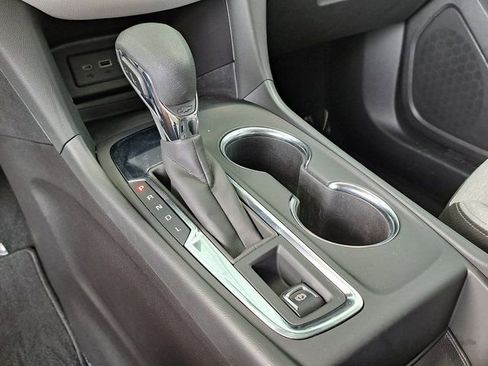 Used 2024 Chevrolet Equinox LS w/ LS Convenience Package FWD image 19