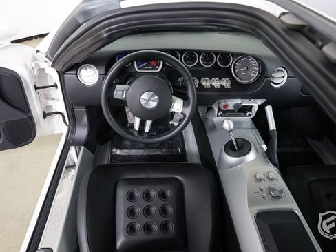 Used 2005 Ford GT image 22