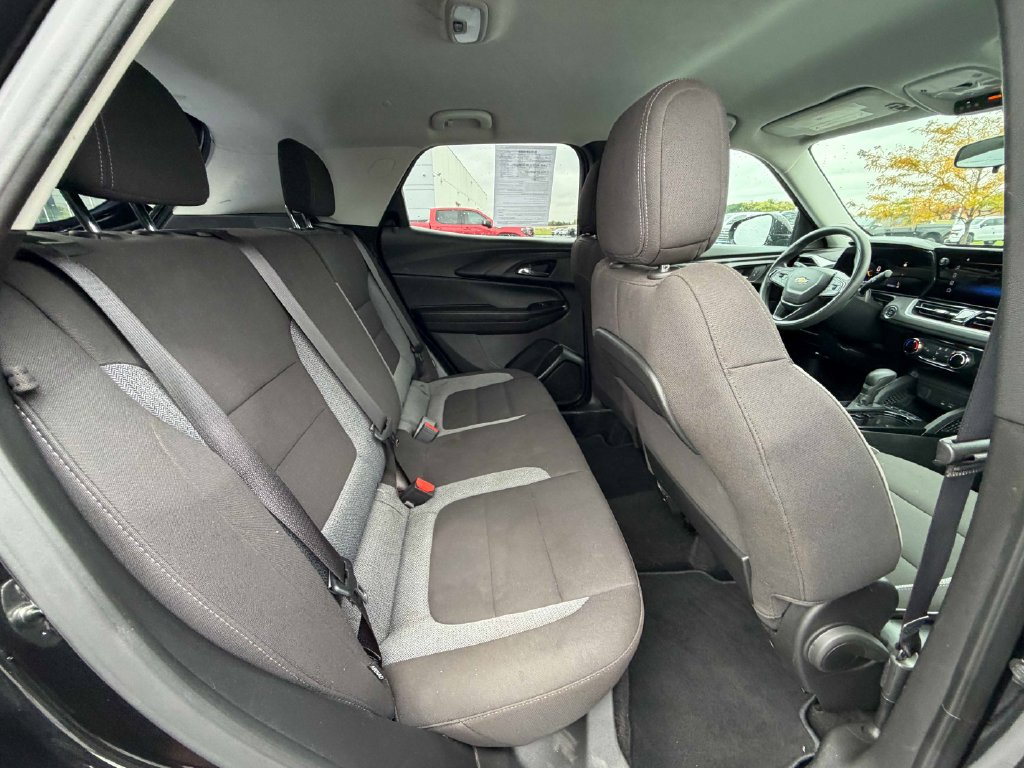Used 2025 Chevrolet TrailBlazer LT AWD/4WD image 21
