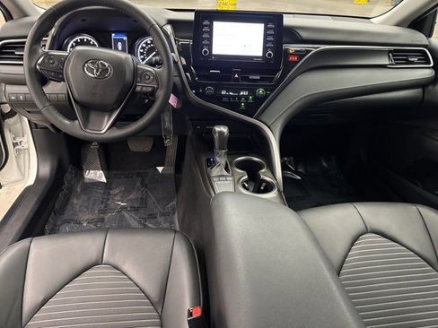Used 2023 Toyota Camry SE image 15