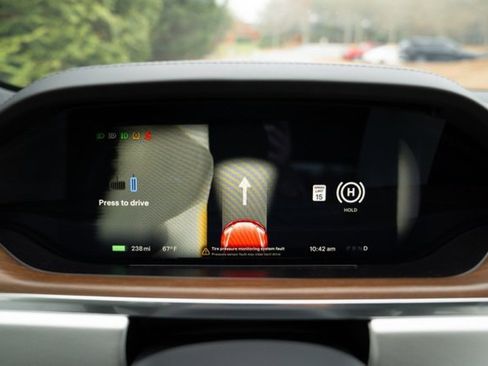 Used 2021 Tesla Model S Plaid image 22