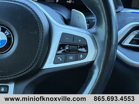 Used 2022 BMW X7 M50i w/ Luxury Seating Package image 19