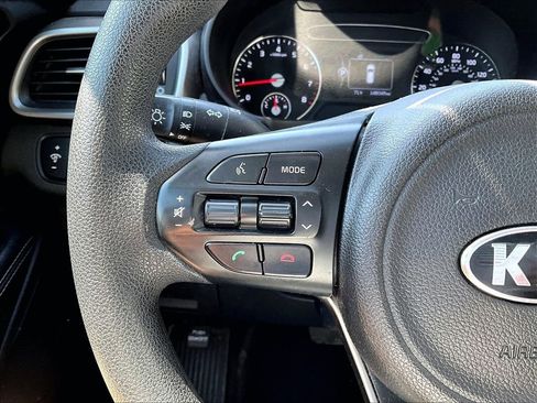 Used 2016 Kia Sorento L FWD image 12