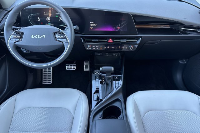 Certified 2025 Kia Niro EX Touring FWD image 18