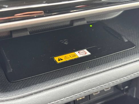 Used 2024 Toyota Highlander XLE FWD image 44
