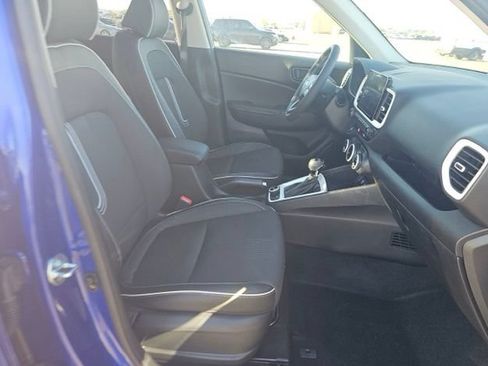 Certified 2025 Hyundai Venue Limited FWD image 14