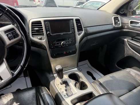 Used 2011 Jeep Grand Cherokee Laredo AWD/4WD image 11