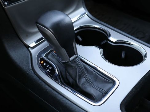 Used 2020 Jeep Grand Cherokee Altitude image 17