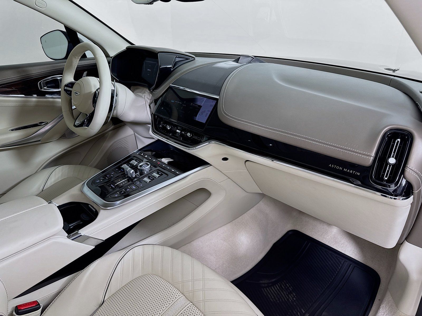 Used 2025 Aston Martin DBX 707 AWD/4WD image 28