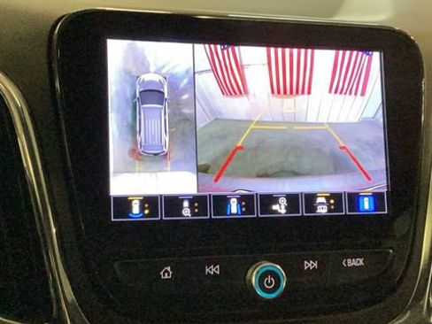Used 2023 Chevrolet Equinox Premier AWD/4WD image 18