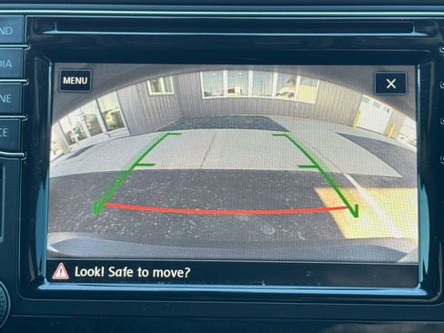 Used 2017 Volkswagen Tiguan S AWD/4WD image 5