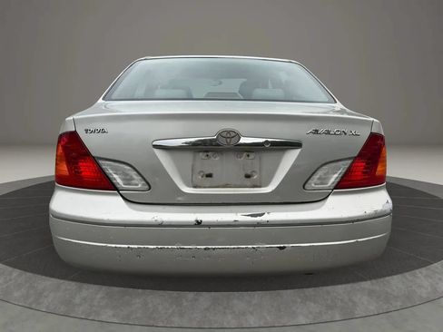 Used 2000 Toyota Avalon XL FWD image 6