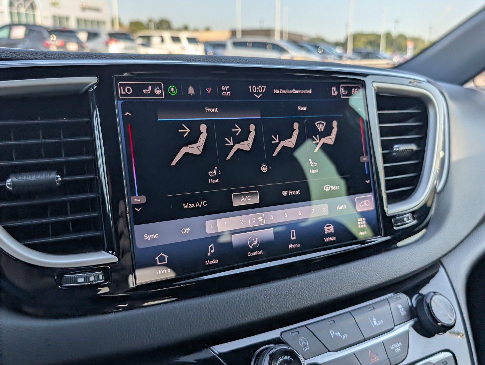 Used 2025 Chrysler Pacifica Select FWD image 16