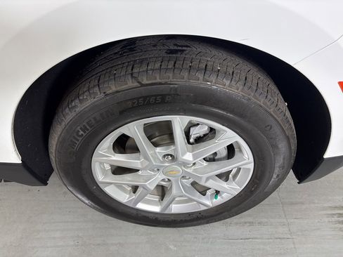 Used 2023 Chevrolet Equinox LT image 13