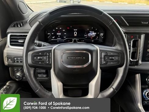 Used 2023 GMC Yukon XL Denali w/ Advanced Technology Package AWD/4WD image 25
