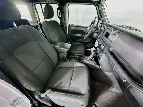 Used 2023 Jeep Wrangler Unlimited AWD/4WD image 29