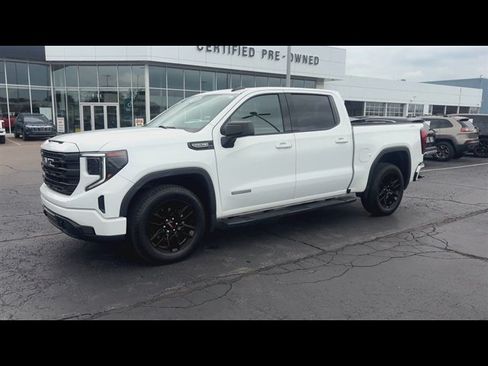 Certified 2022 GMC Sierra 1500 Elevation w/ LPO, Elevation Black Package AWD/4WD image 4