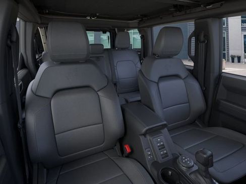 New 2025 Ford Bronco Outer Banks w/ Sasquatch Package AWD/4WD image 11