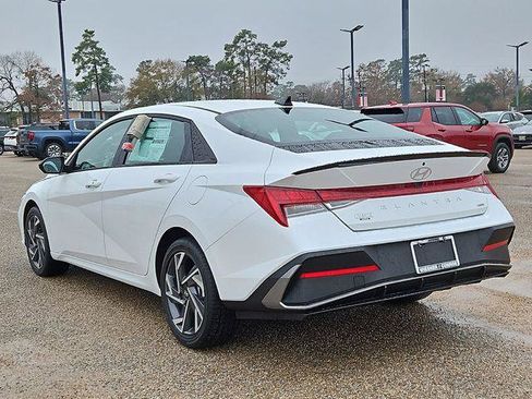 New 2025 Hyundai Elantra SEL image 7