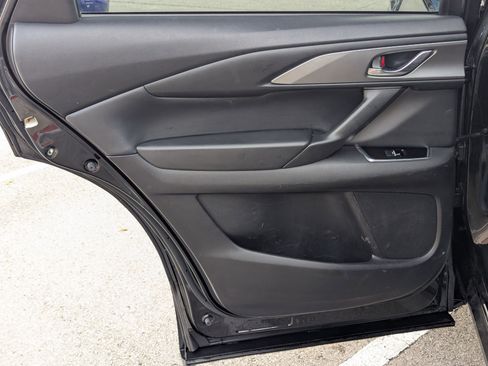 Used 2019 MAZDA CX-9 Touring image 16