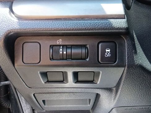 Used 2018 Subaru Forester 2.5i AWD/4WD image 18