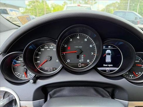 Used 2016 Porsche Cayenne AWD/4WD image 28