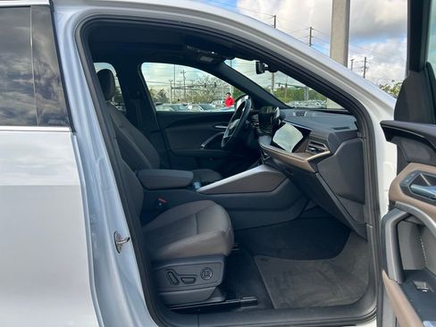 Used 2025 Audi Q5 Premium w/ Convenience Package image 41